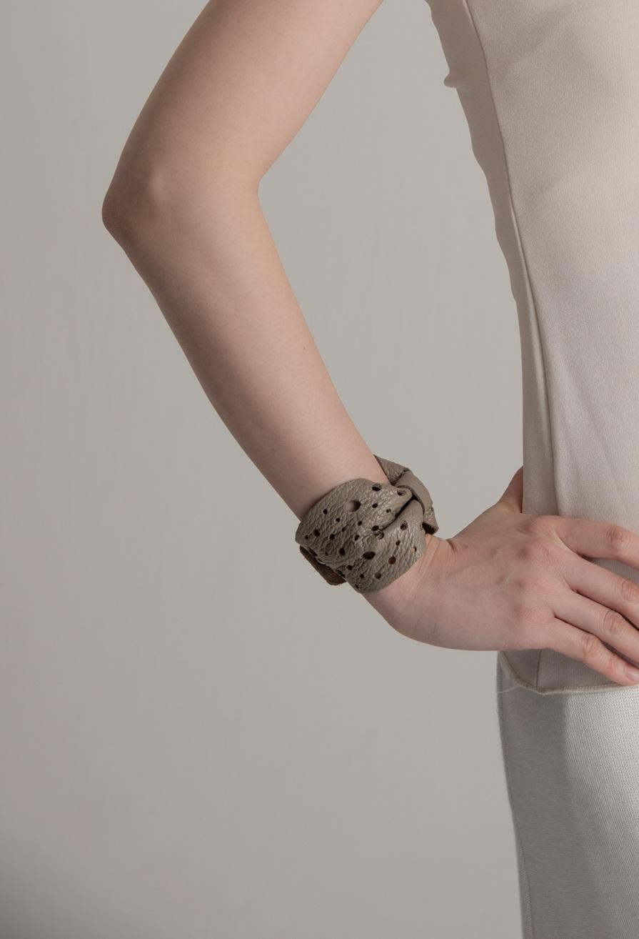 レザーバブルリボンブレスレットGray cowhide（泡のもと007-BLT）泡のもとシリーズ